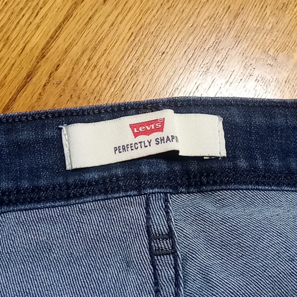 LEVI'S Jean Shorts Womens 24 Blue Dark Denim Preowned Summer Spring - Picture 5 of 8